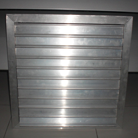 Ventilated rainproof blinds