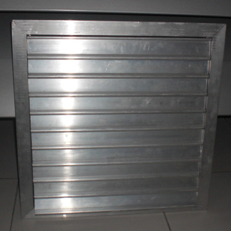 Ventilated rainproof blinds